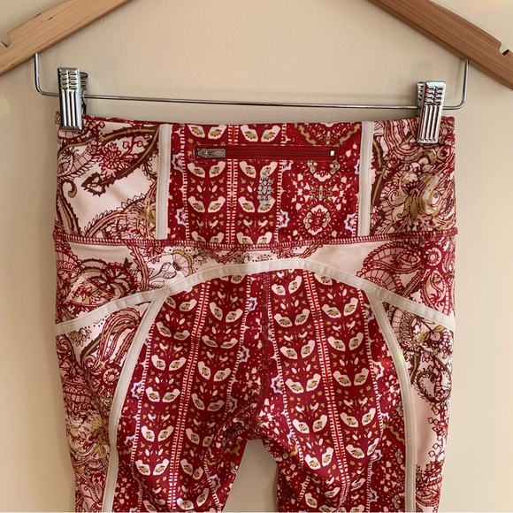 Free People X FP Movement Printed
You're A Peach Leggings - Picture 6 of 6